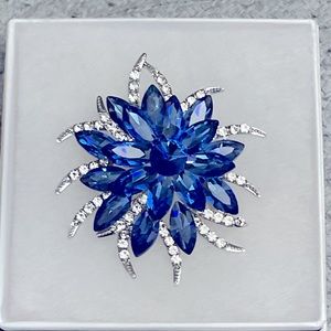 Absolutely Stunning Royal Blue Glass Crystal Rhinestone Brooch